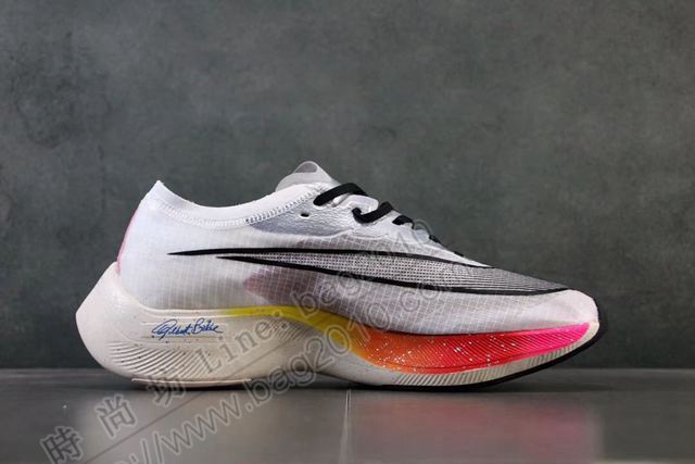 Nike女鞋 耐克新款跑鞋 Nike輕質馬拉松運動跑鞋  hdx13158